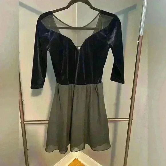 Women’s juniors Divided brand short cocktail dress 3/4 sleeve blue black size 6 - Picture 7 of 14